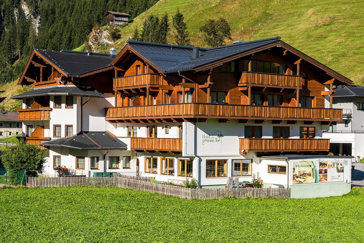 Hotel Zum Gruenen Tor Tux Exterior photo