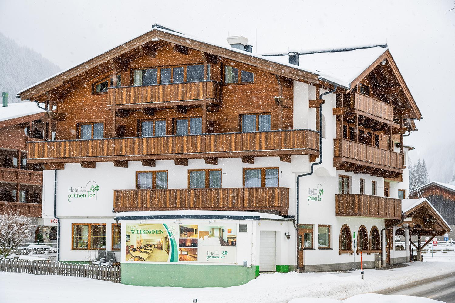 Hotel Zum Gruenen Tor Tux Exterior photo